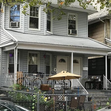 Classical American House 3 New York Bagian luar foto